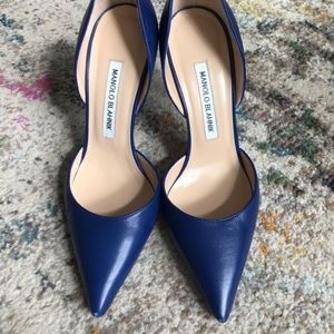 SOLD Manolo Blahnik Blue Leather Pumps 💙